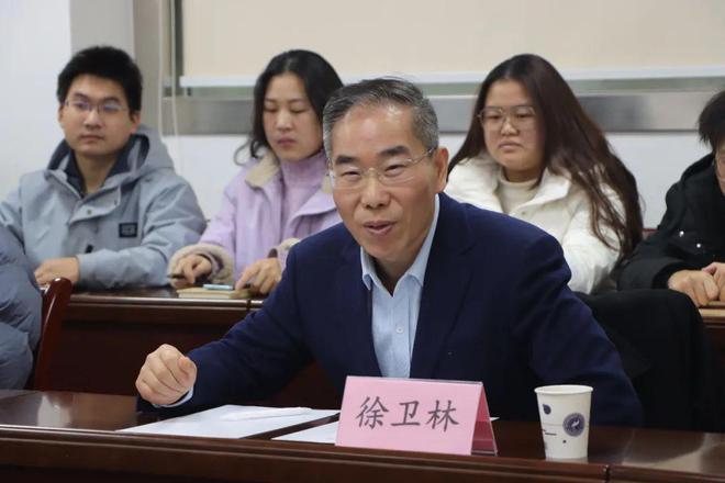 行业关注 武汉纺织大学赠予中国纱线网登月同款国旗(图3)