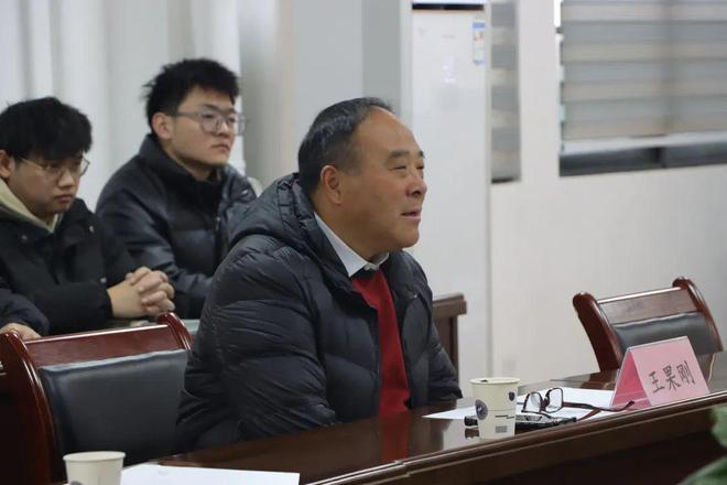 行业关注 武汉纺织大学赠予中国纱线网登月同款国旗(图4)
